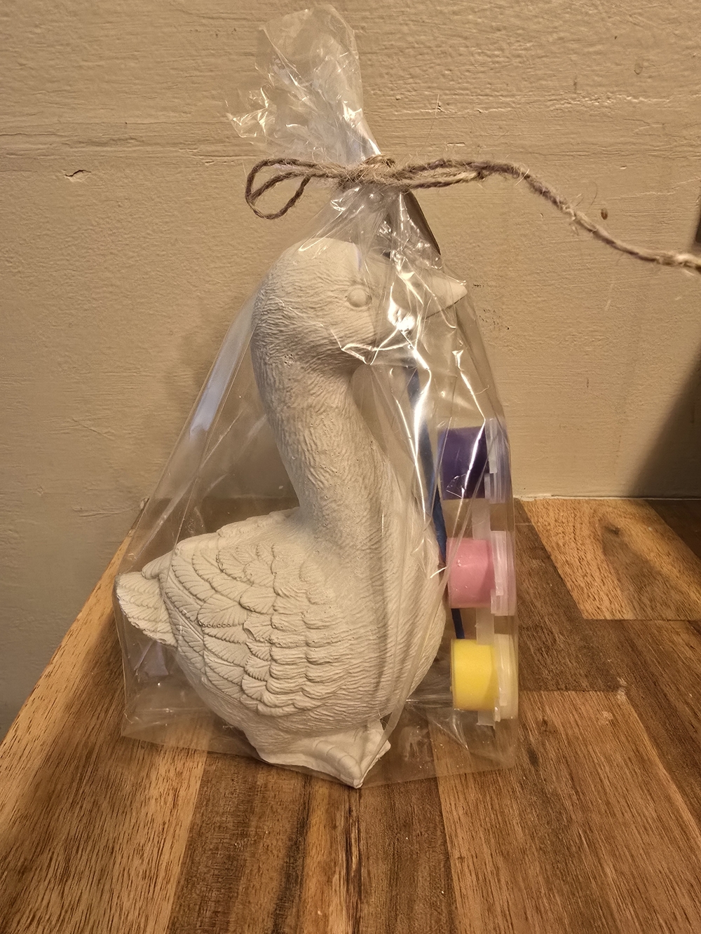 Hand-Paintable White Ceramic Swan Figurine - DIY Decor